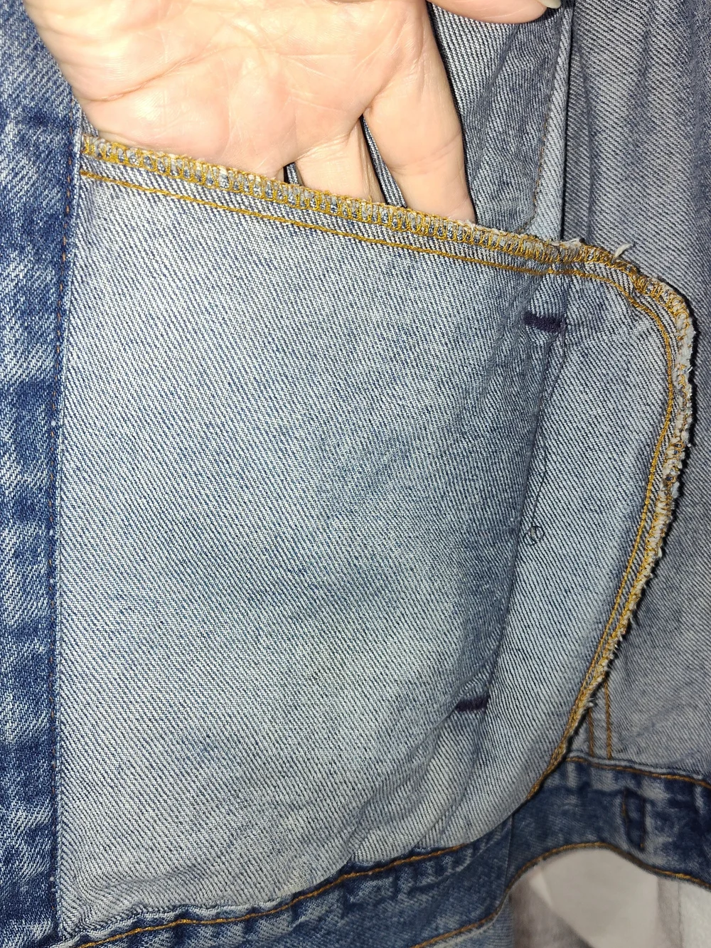 Vintage Levi's Light Blue Washed Denim Trucker Jacket Size L